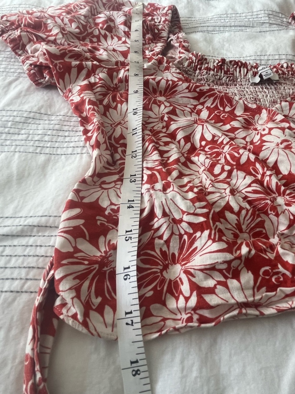 Madewell Red & White Floral Sweetheart Wrap Crop Top with Puff Sleeves - Picture 6 of 7